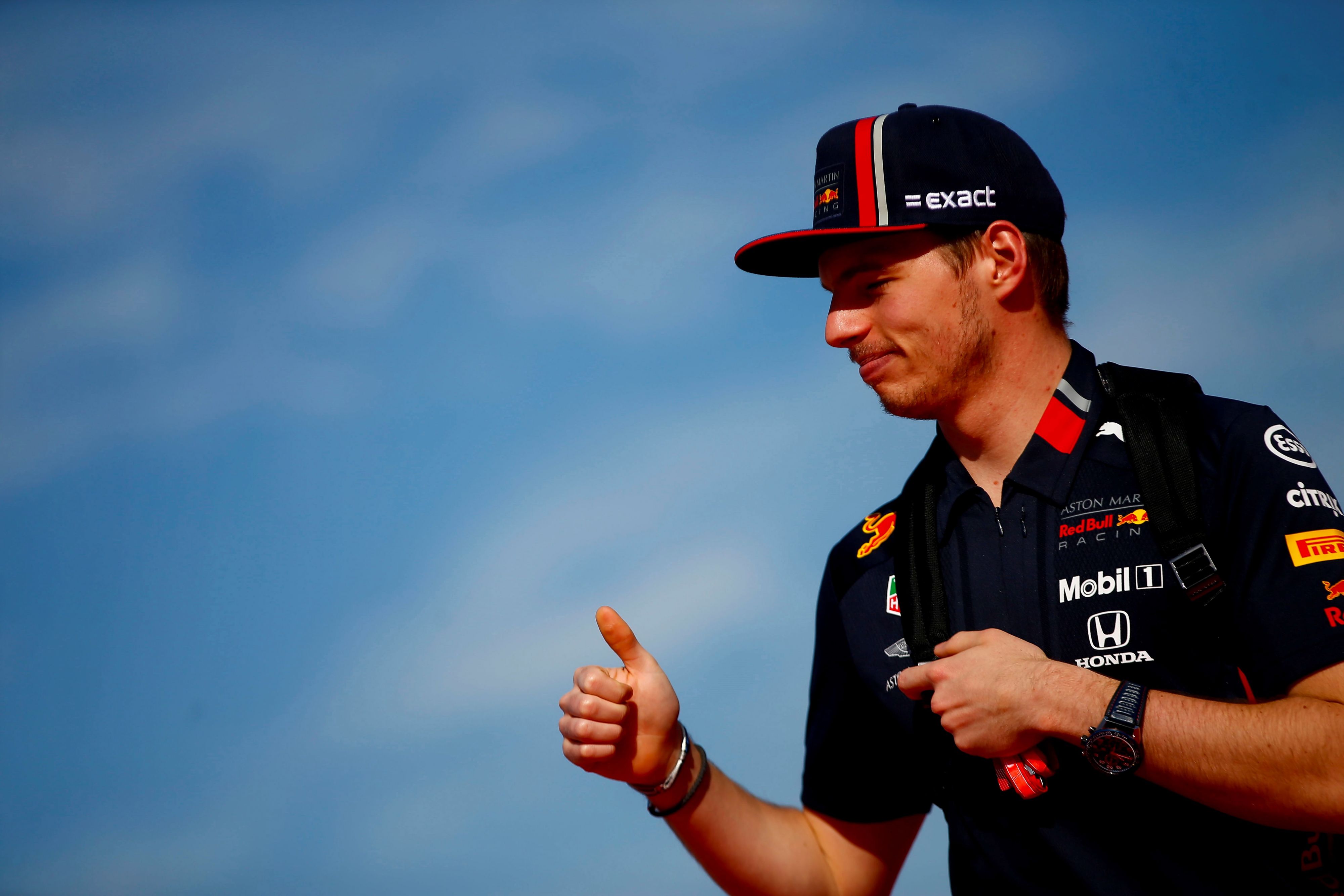 Topless Tappen Voor Max Verstappen