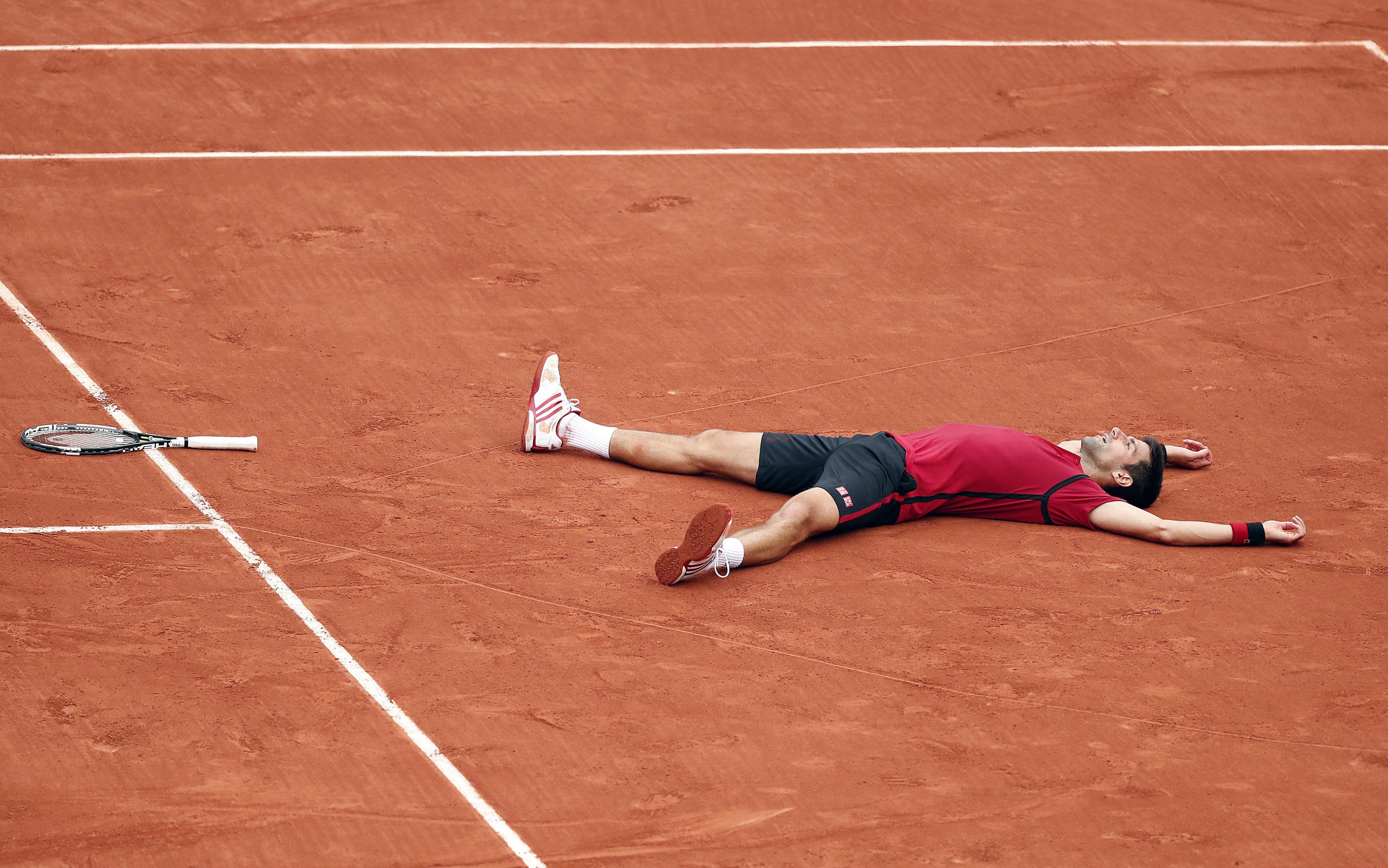 Novak Djokovic wint voor het eerst Roland Garros