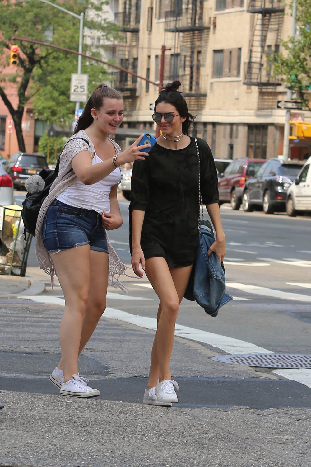kylie and kendall jenner paparazzi