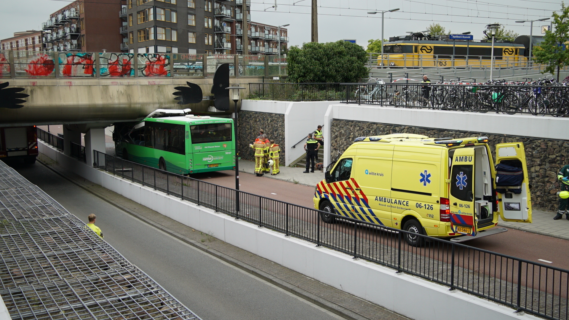 Acht Gewonden Bij Busongeluk: Bus Ramt Viaduct