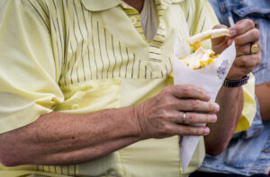 Paniek! Tekort aan patat verwacht Bang voor extra kilo's? Zoveel moet je eten om één kilo aan te komen