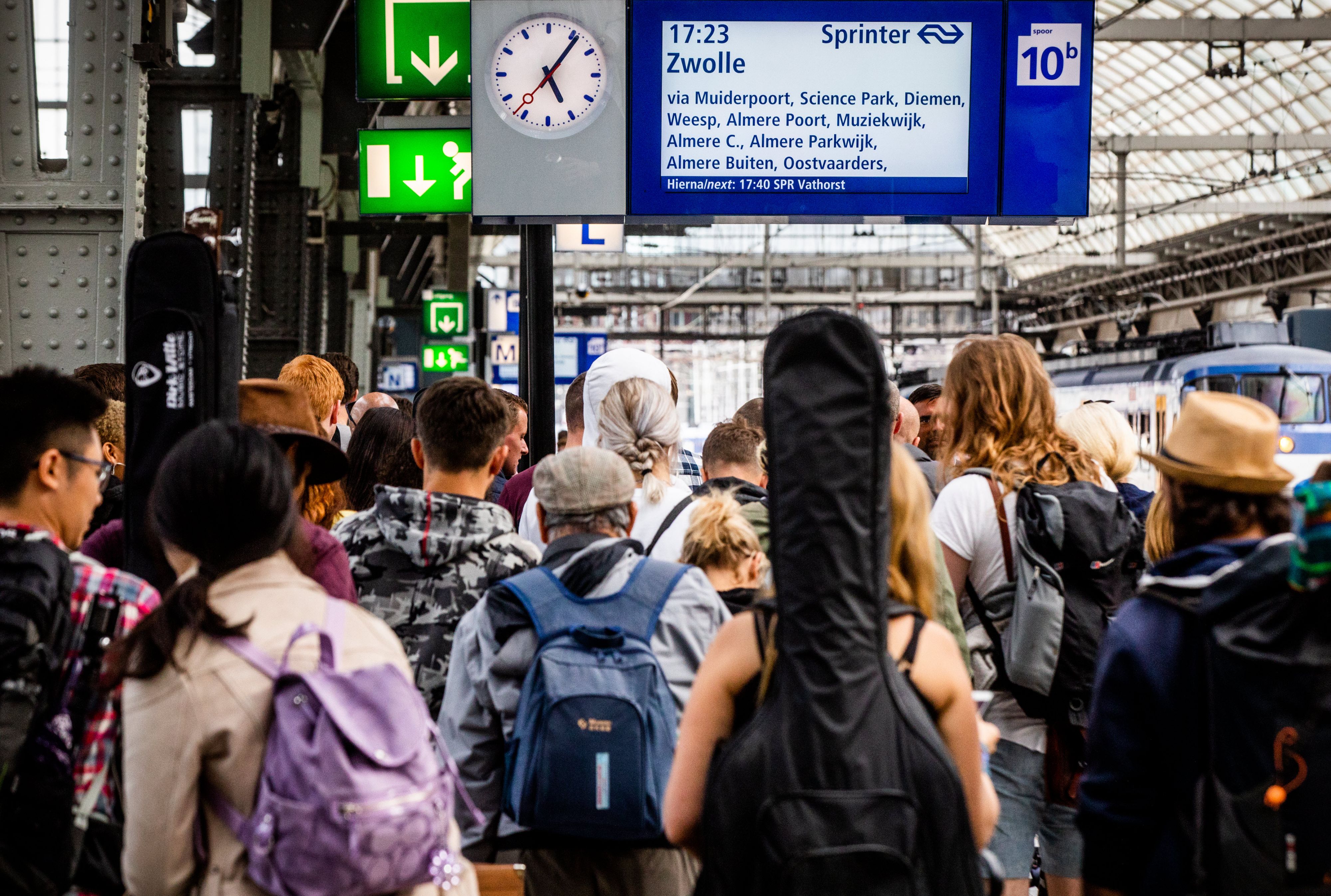 Staan In De Spits Verleden Tijd Met Zitplaatszoeker