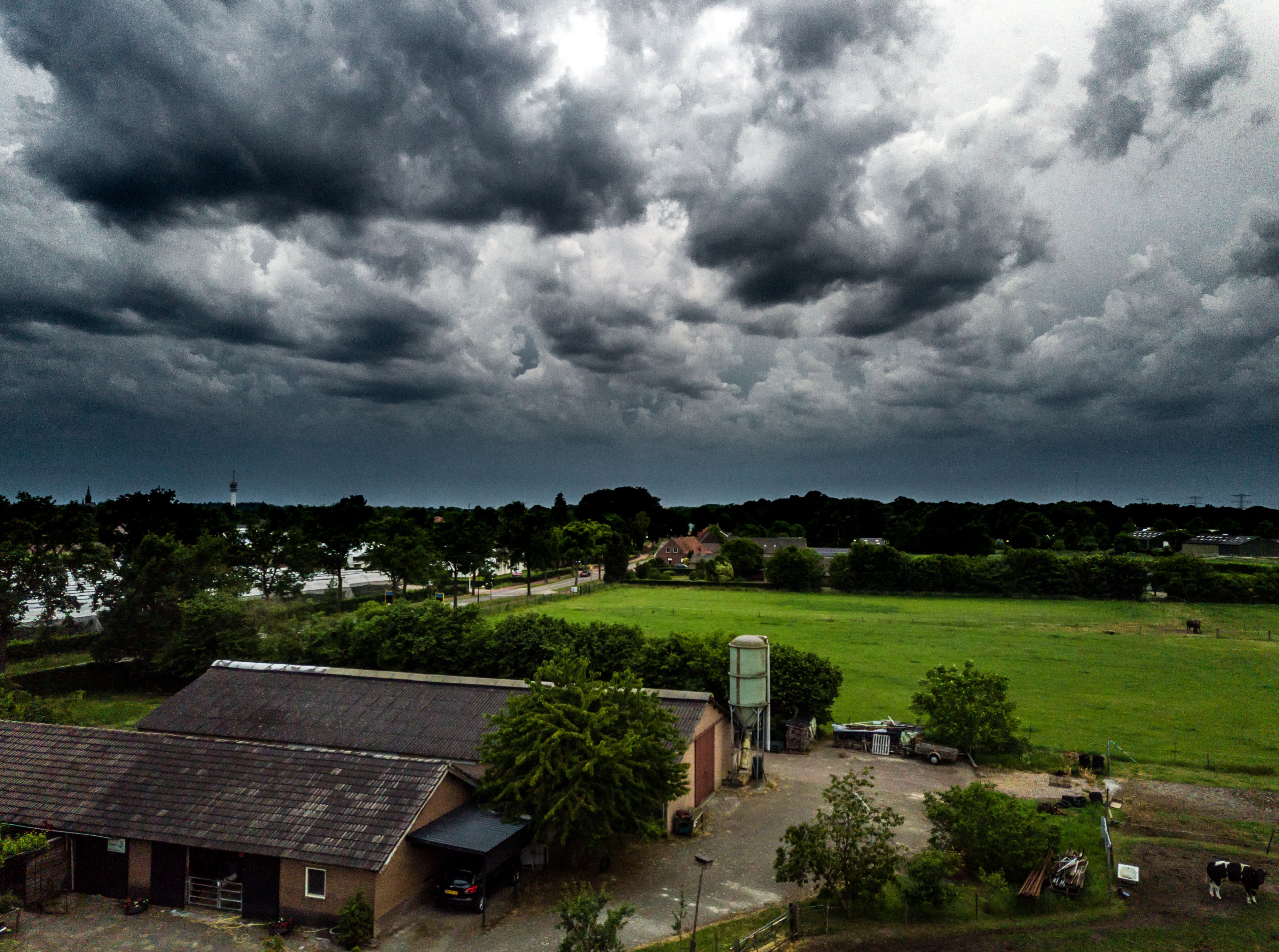 Weather neighborhood. Дождь в Уэльсе. Дождливый Уэльс. Bad weather. Уэльс в дождливую погоду.