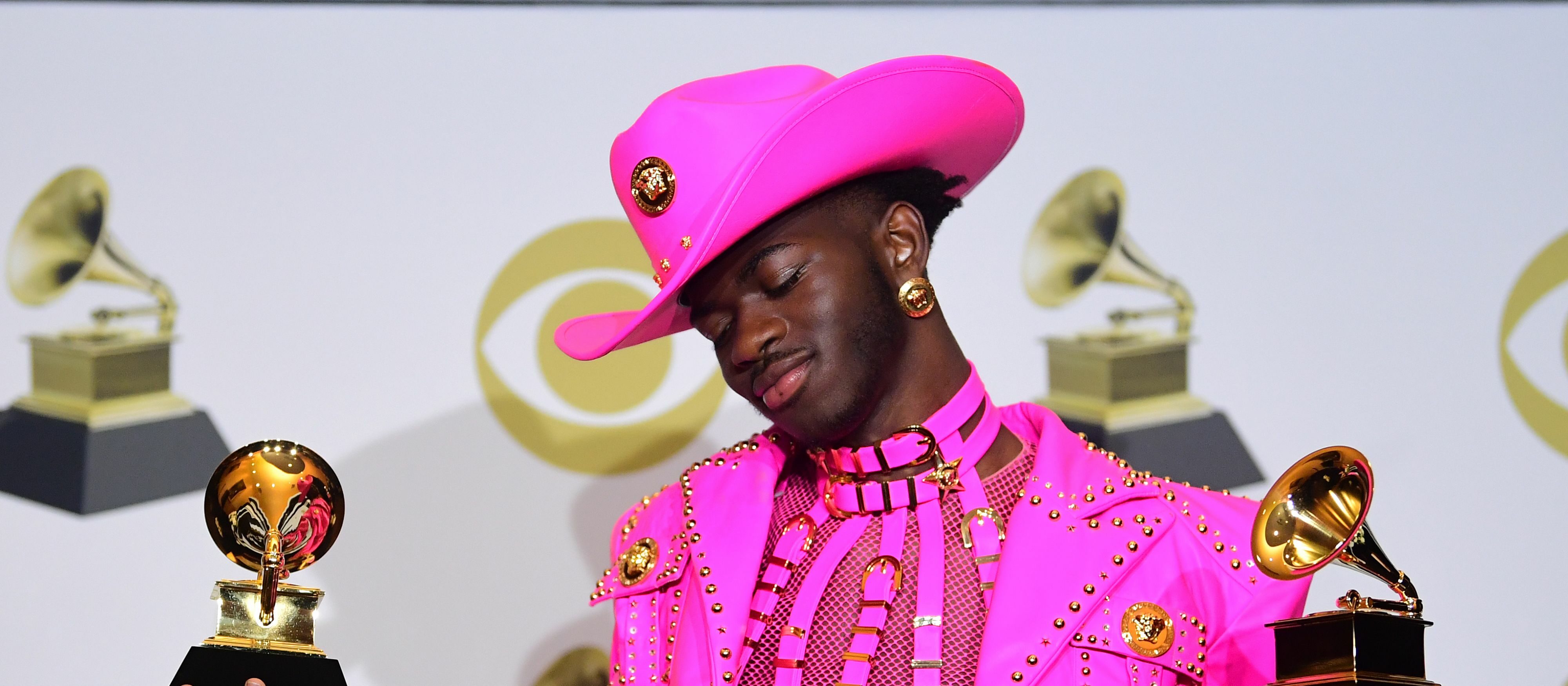 Лил бу. Лил нас Икс. Lil nas coming out. Gold Lil nas. Nike Lil nas x.