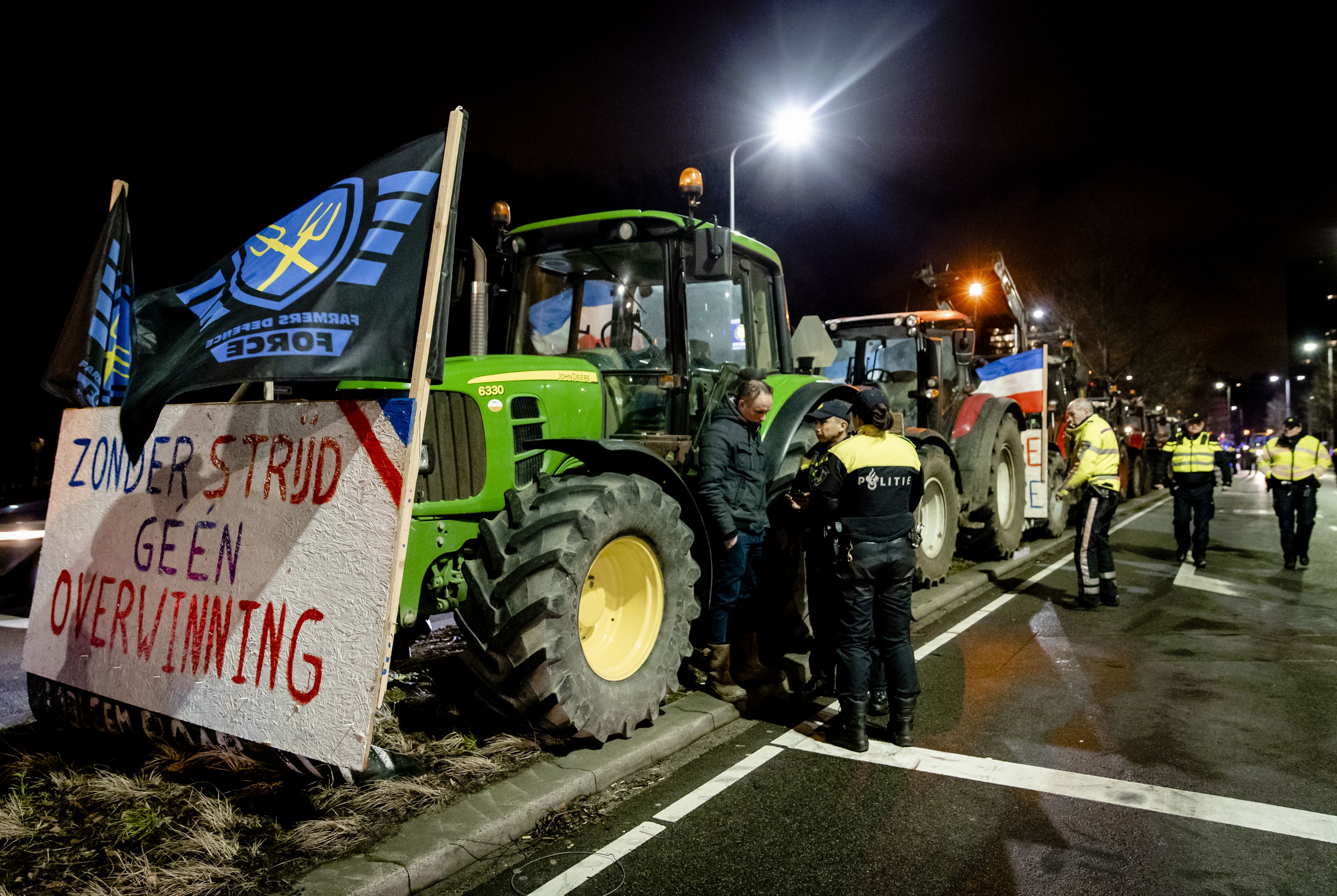 De Boeren Zijn Terug: Via A12 Den Haag Binnen