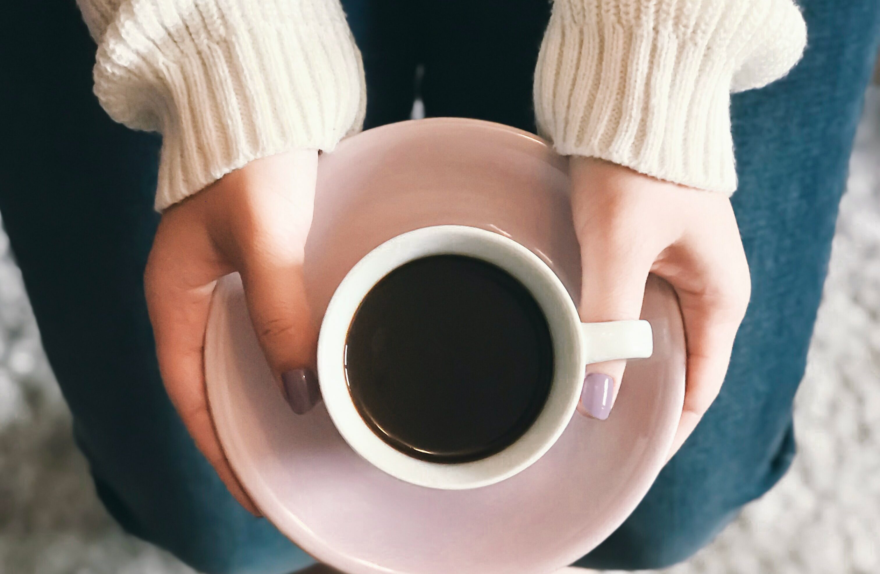 Munching Tablet Beweegt niet Feit of fabel over koffie? 's Morgens koffie drinken droogt je lichaam uit