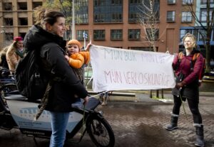 Verloskundigen voeren actie tegen integrale bekostiging geboortezorg