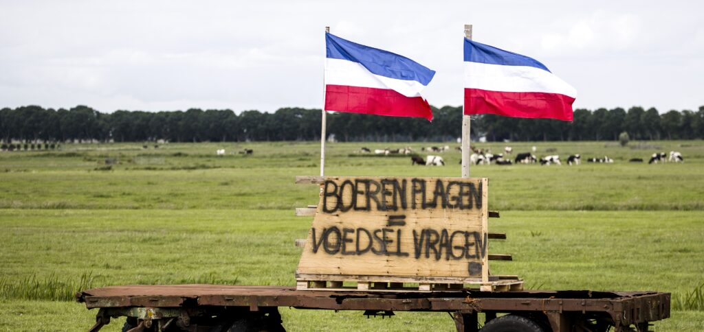 boeren stikstof provincie weghalen vlag omgekeerde stikstofbeleid