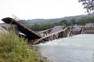 brug Noorwegen ingestort Tretten