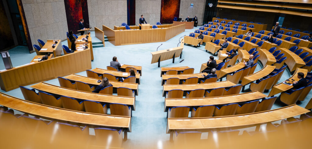 Het Kabinet Gaat Bezuinigen: Dit Is Waarop (en Waarop Niet)