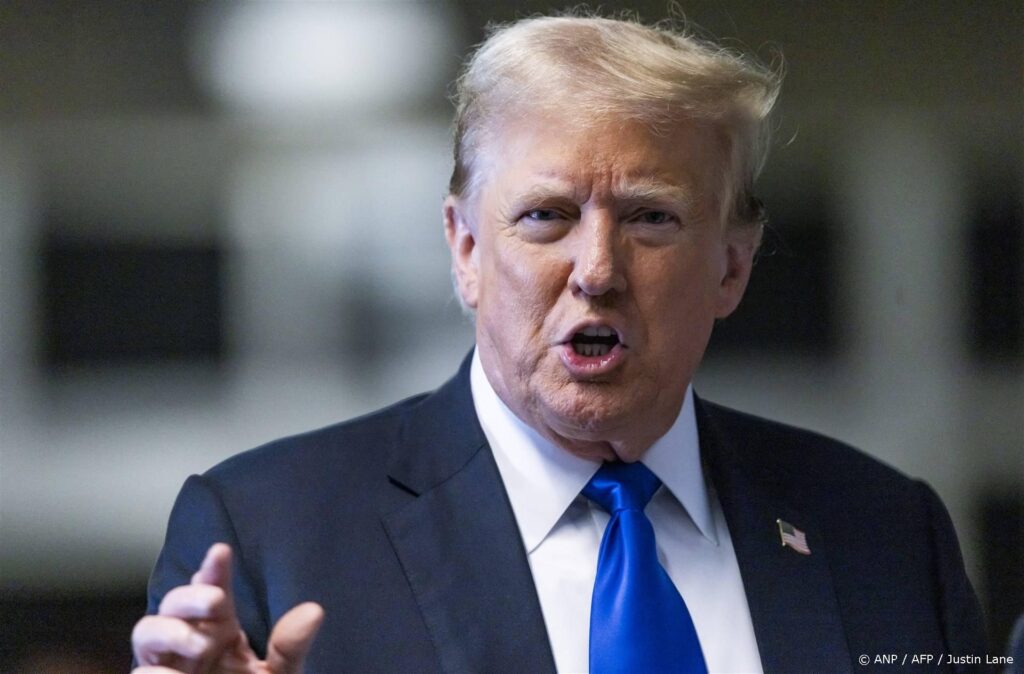 Former US President and Republican presidential candidate Donald Trump speaks to the media as he arrives for his criminal trial at Manhattan Criminal Court in New York City, on May 30, 2024.  Jurors return Thursday to a second day of deliberations in Donald Trump's criminal trial, leaving the Republican presidential candidate and the country waiting for a decision that could upend November's election.
JUSTIN LANE / POOL / AFP