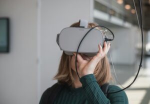 Vergaderen met een VR-bril op kan nog wel eens de toekomst worden.