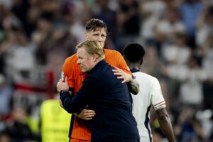 Nederland EK-nederlaag Oranje scheidsrechter penalty