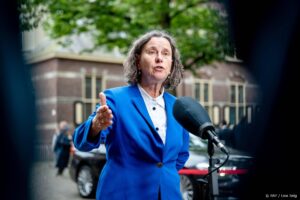 DEN HAAG - Marjolein Faber, minister van Asiel en Migratie, staat de pers te woord op het Binnenhof voorafgaand aan de wekelijkse en tevens laatste ministerraad voor de zomervakantie. ANP LINA SELG