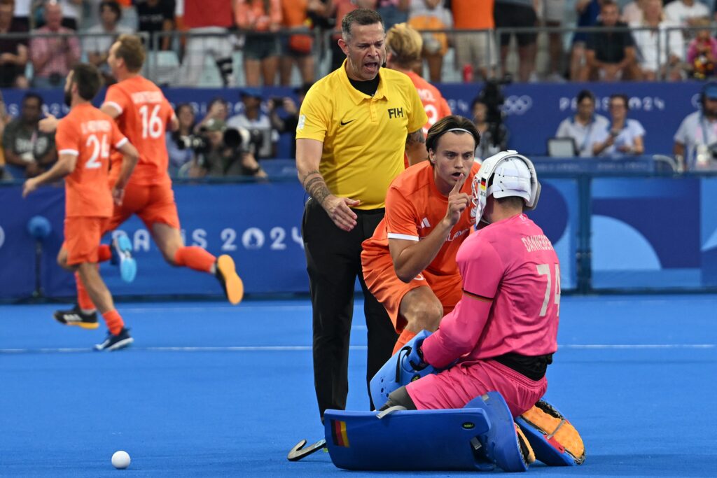 Hockeyer Duco Telgenkamp reageert op actie Olympische Spelen