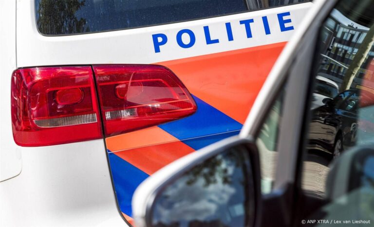 ROTTERDAM - Een detail van een politieauto. ANP XTRA LEX VAN LIESHOUT