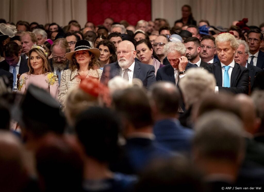 DEN HAAG – Dilan Yesilgoz (VVD), Edith Schippers, Frans Timmermans (GroenLinks/PvdA), Paul Rosenmoller en Geert Wilders (PVV) voorafgaand aan de troonrede in de Koninklijke Schouwburg. Sinds de restauratie van de Ridderzaal leest koning Willem-Alexander in de schouwburg de troonrede voor. ANP SEM VAN DER WAL