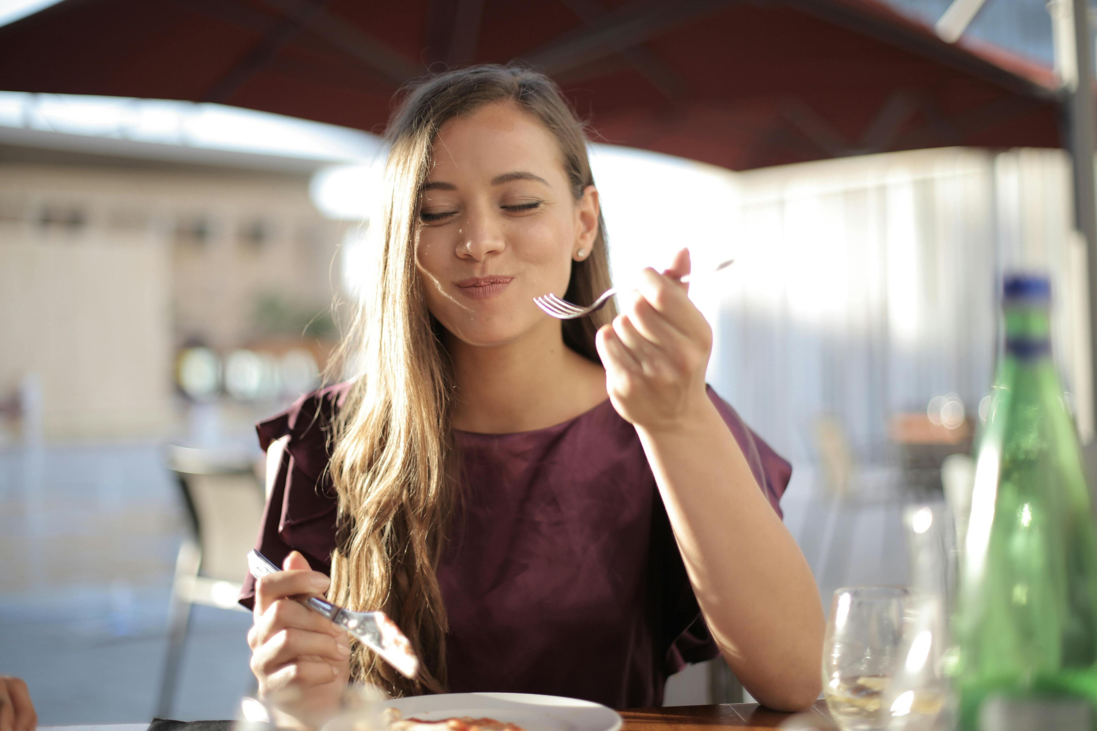 Wel of geen liefhebber van pittig eten? Onderzoek stelt dat voorkeur misschien tussen je oren zit