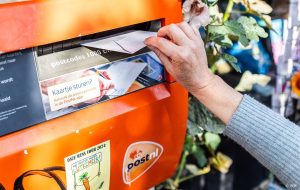 OEGSTGEEST - Een brievenbus van PostNL ANP EVA PLEVIER