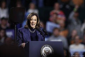 epa11700058 Democratic presidential candidate US Vice President Kamala Harris speaks during a Get Out the Vote rally in East Lansing, Michigan, USA, 03 November 2024. Vice President Harris and Republican candidate former President Trump are tied in the polls with two days until the election on 05 November  EPA/CJ GUNTHER